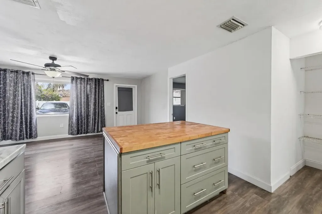 4364 N Mary Circle Palm Beach Gardens FL 33410