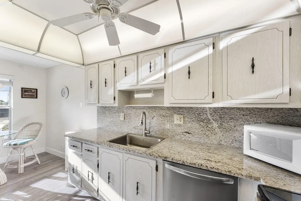 1050 Citrus Delray Beach FL 33445