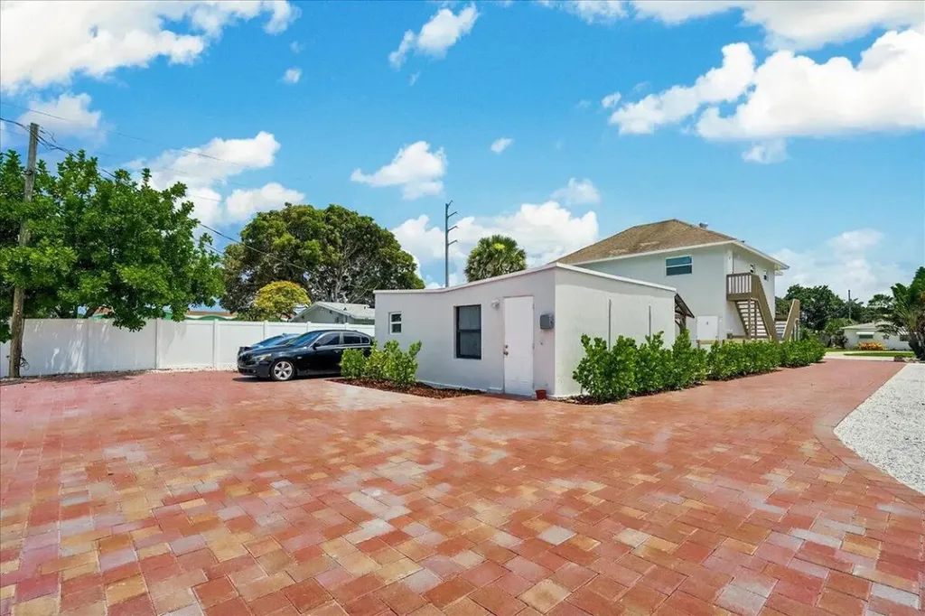 305 Cypress Drive E Lake Park FL 33403