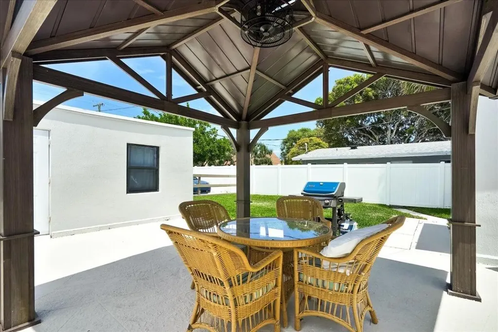 305 Cypress Drive E Lake Park FL 33403