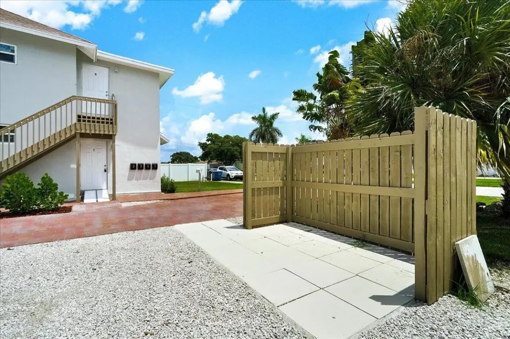 305 Cypress Drive E Lake Park FL 33403