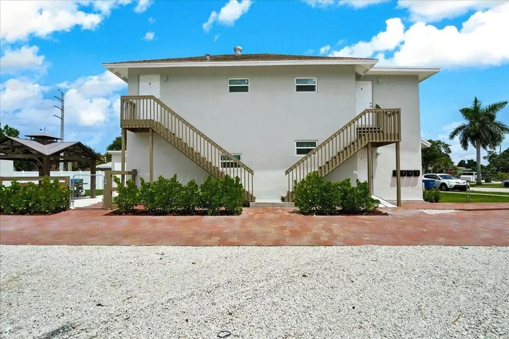 305 Cypress Drive E Lake Park FL 33403
