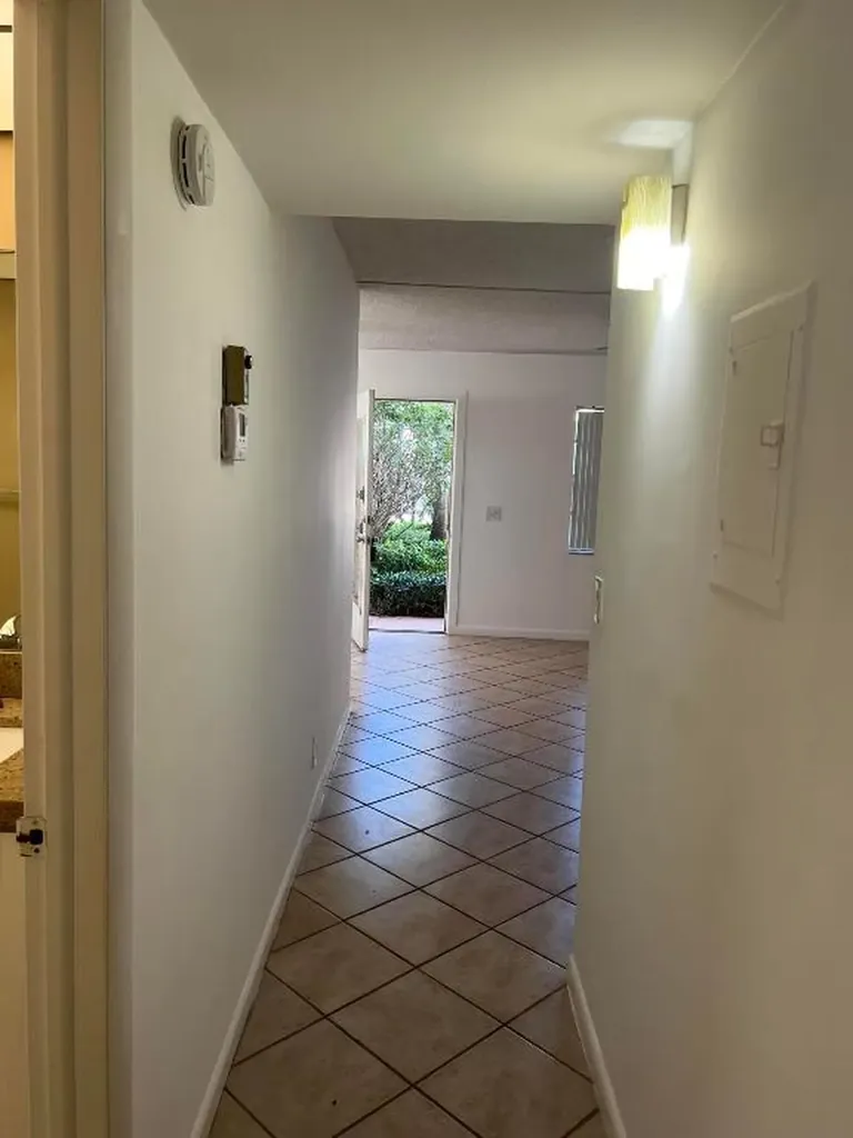 886 Flanders S Delray Beach FL 33484