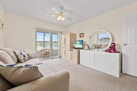 20 Waterford A Delray Beach FL 33446