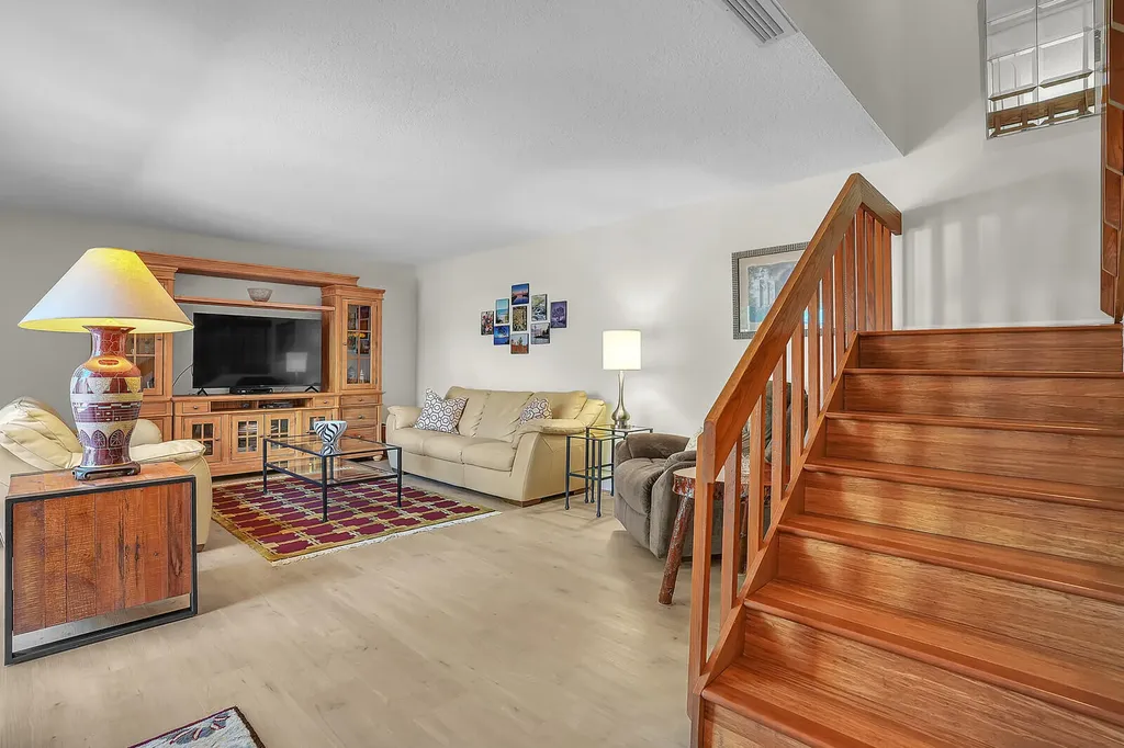 825 Center Street Jupiter FL 33458