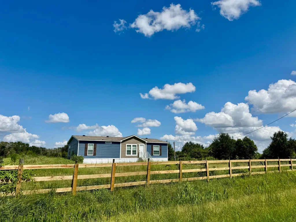 14615 NW 246th Street Okeechobee FL 34972