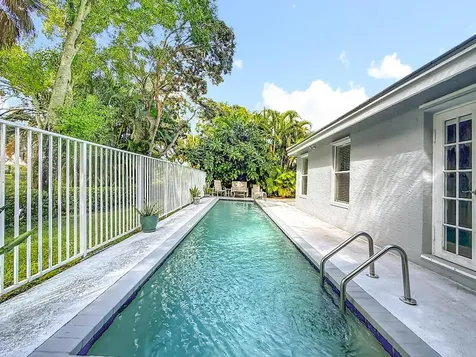 14 Lawrence Lake Drive Boynton Beach FL 33436