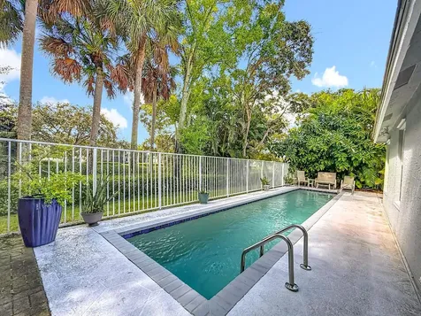 14 Lawrence Lake Drive Boynton Beach FL 33436