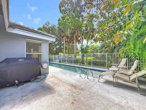14 Lawrence Lake Drive Boynton Beach FL 33436