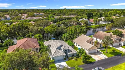 14 Lawrence Lake Drive Boynton Beach FL 33436