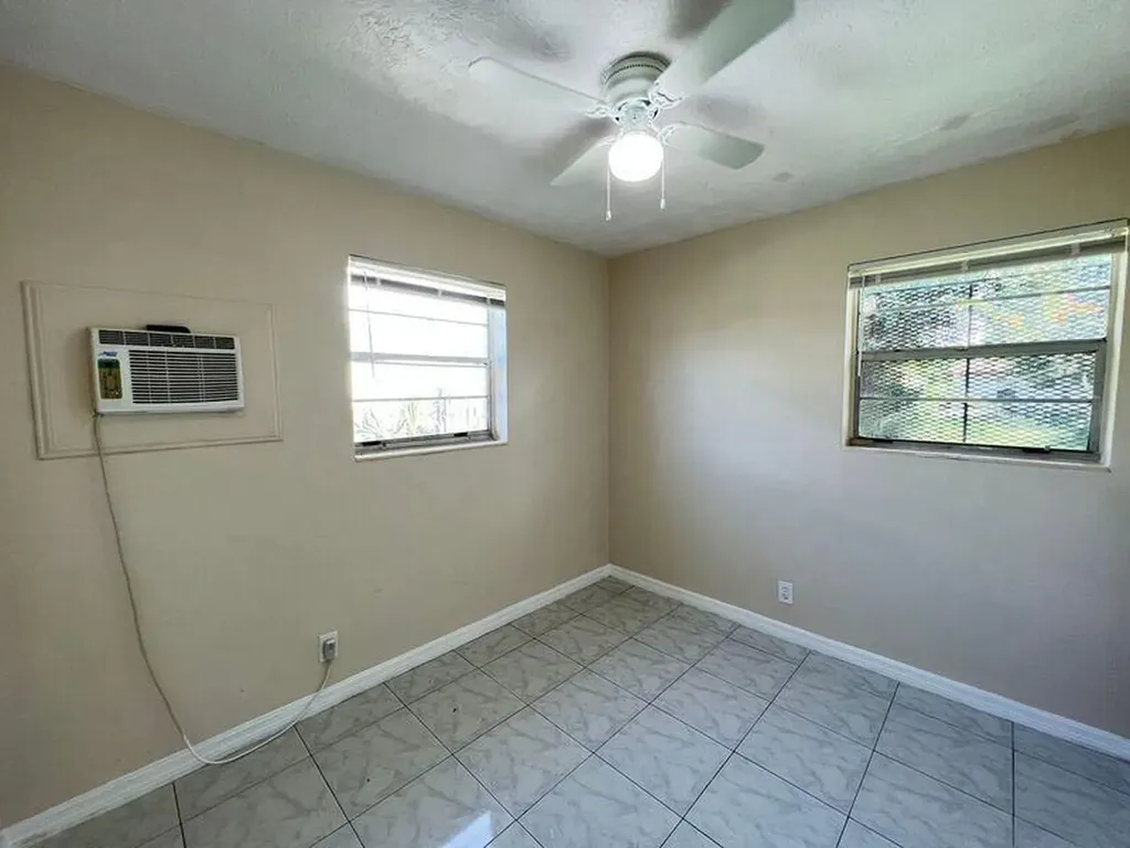 1360 10th Street West Palm Beach FL 33401