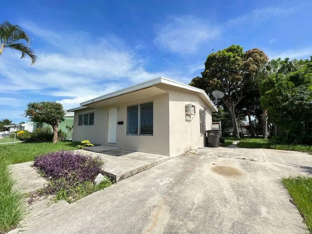 1360 10th Street West Palm Beach FL 33401