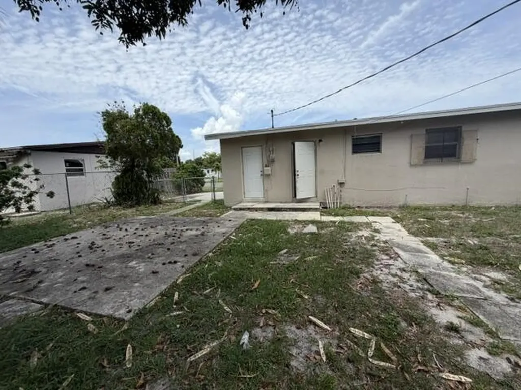 1360 10th Street West Palm Beach FL 33401