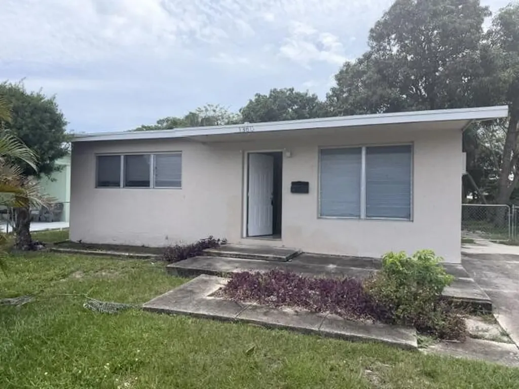 1360 10th Street West Palm Beach FL 33401