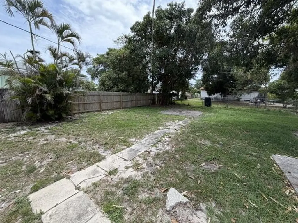 1360 10th Street West Palm Beach FL 33401