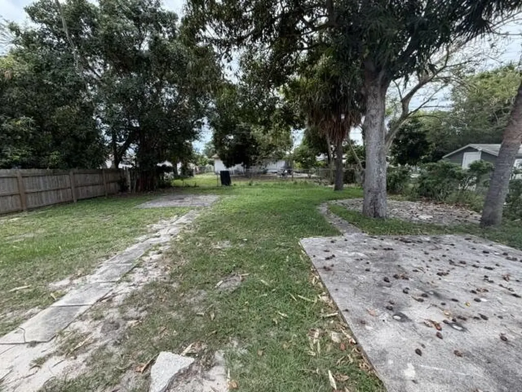 1360 10th Street West Palm Beach FL 33401
