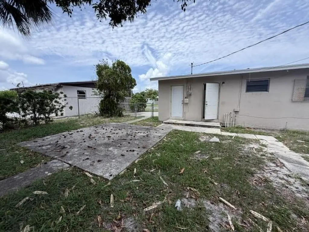 1360 10th Street West Palm Beach FL 33401
