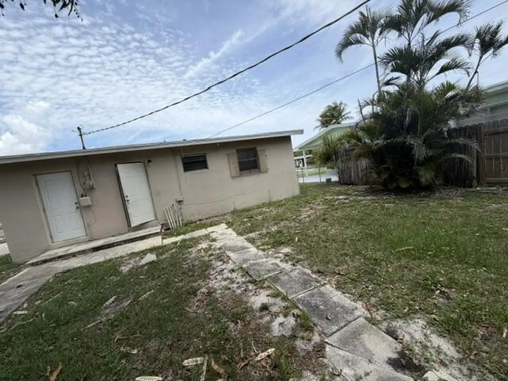 1360 10th Street West Palm Beach FL 33401