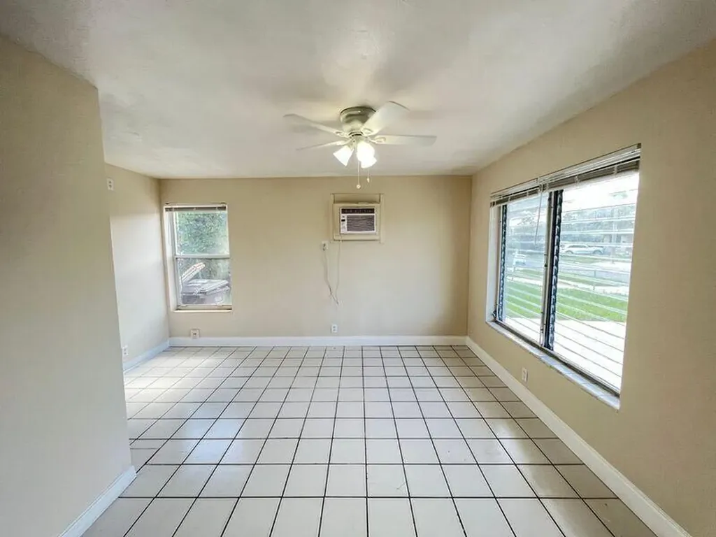 1360 10th Street West Palm Beach FL 33401