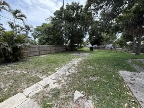 1360 10th Street West Palm Beach FL 33401