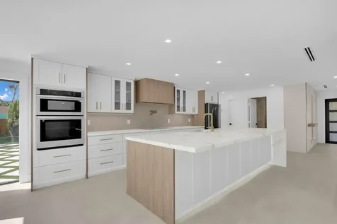 391 W Riverside Drive Tequesta FL 33469