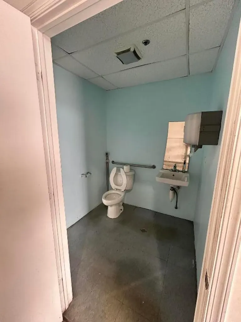 806 Old Dixie Highway Lake Park FL 33403