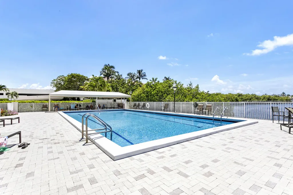 3912 S Ocean Boulevard Highland Beach FL 33487