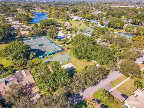 2932 Banyan Boulevard Circle NW Boca Raton FL 33431