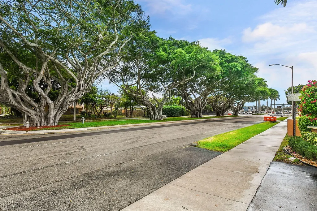 400 NE 20th Street Boca Raton FL 33431