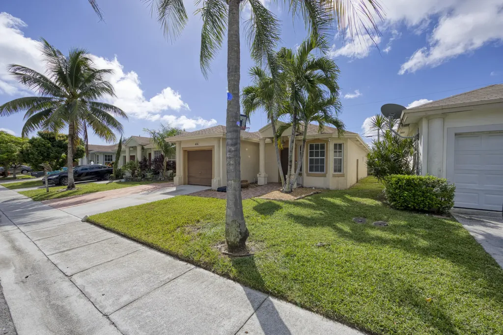 416 Circle Drive S Boynton Beach FL 33435