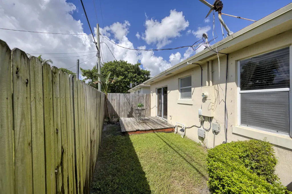 416 Circle Drive S Boynton Beach FL 33435