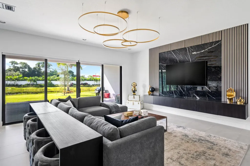 8258 Essex Country Club Drive Boca Raton FL 33434