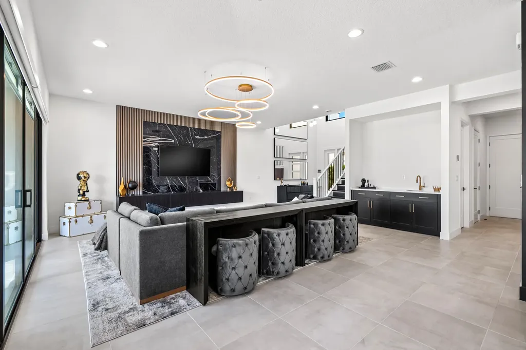 8258 Essex Country Club Drive Boca Raton FL 33434