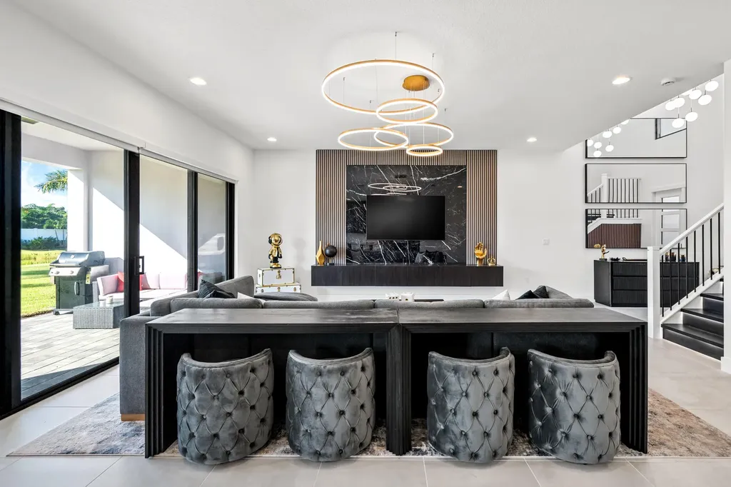 8258 Essex Country Club Drive Boca Raton FL 33434