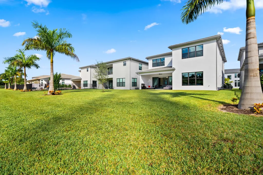 8258 Essex Country Club Drive Boca Raton FL 33434