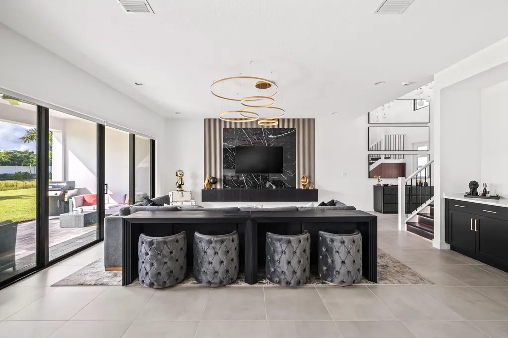 8258 Essex Country Club Drive Boca Raton FL 33434