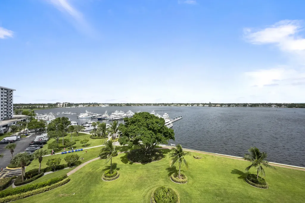 134 Lakeshore Drive North Palm Beach FL 33408