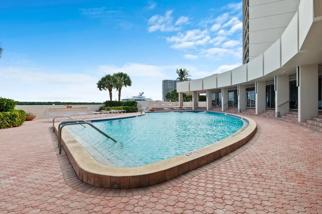 134 Lakeshore Drive North Palm Beach FL 33408