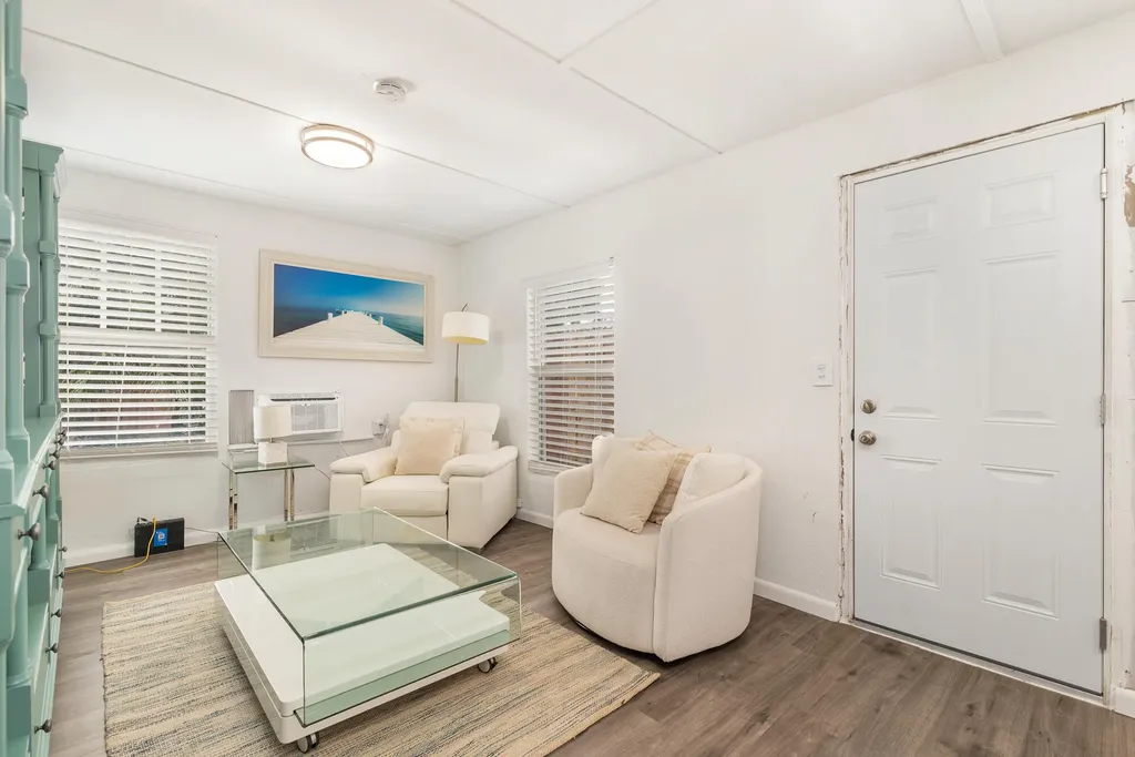 254 9th Street West Palm Beach FL 33401