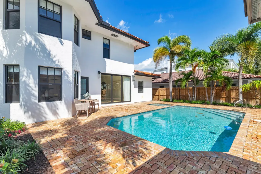 254 9th Street West Palm Beach FL 33401