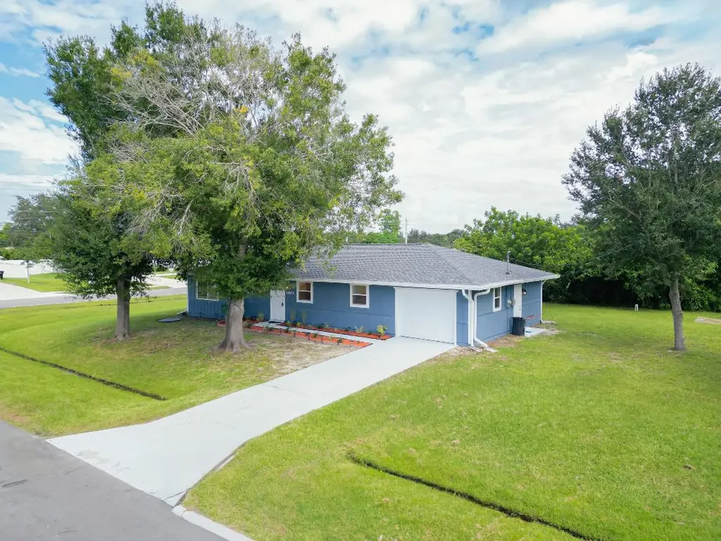 1801 SW Beeker Street Port St Lucie FL 34953
