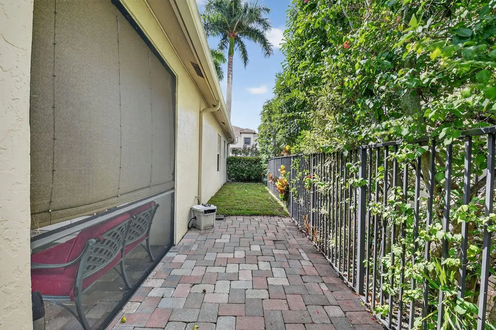 9946 Coronado Lake Drive Boynton Beach FL 33437