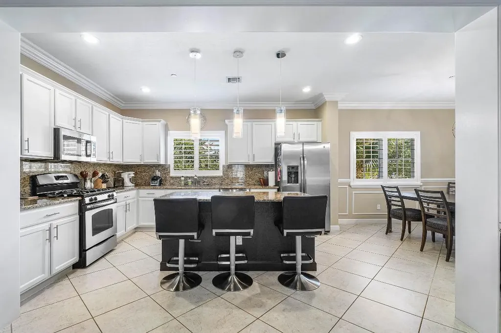 34 NW 7th Street Boca Raton FL 33432