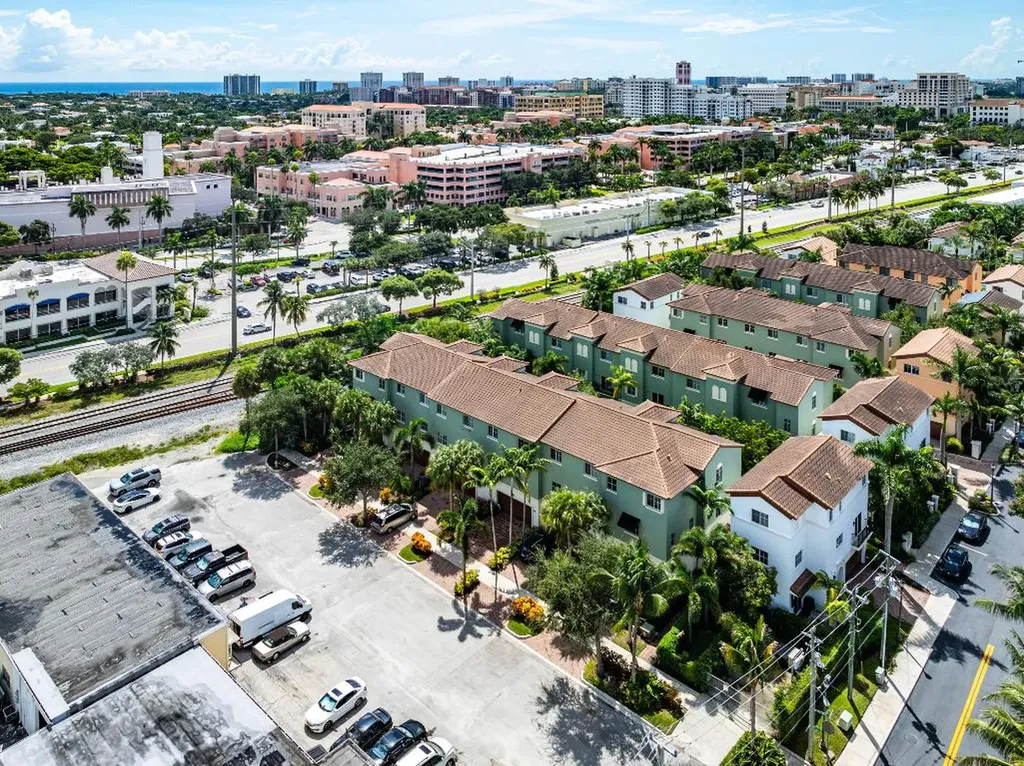34 NW 7th Street Boca Raton FL 33432