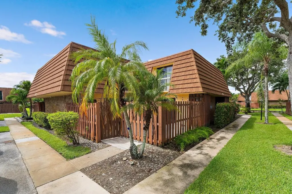 825 Center Street Jupiter FL 33458
