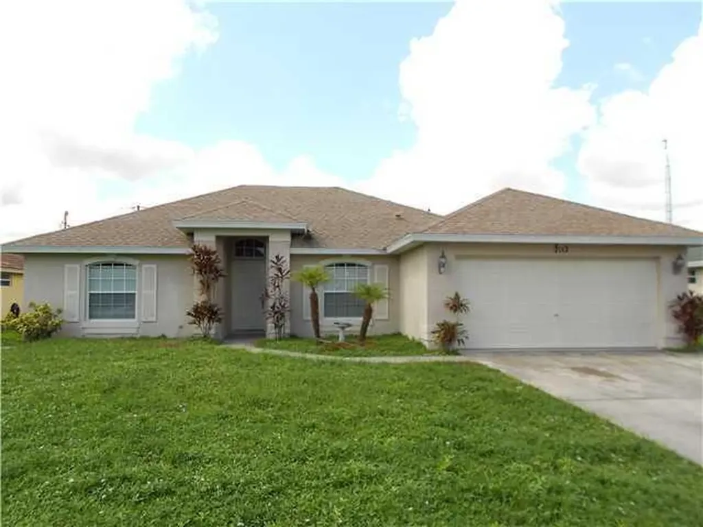 2112 SW Burlington Street Port St Lucie FL 34984