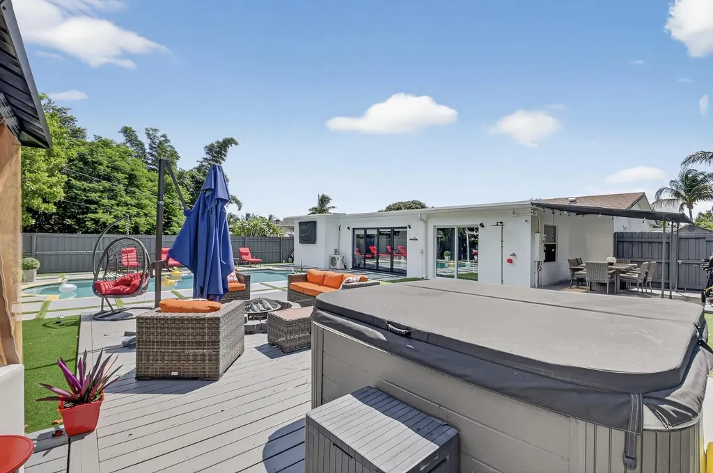449 SW 4th Avenue Boynton Beach FL 33435