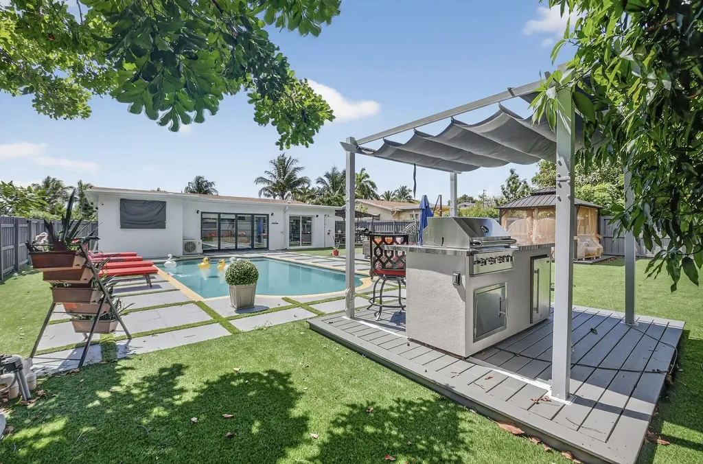 449 SW 4th Avenue Boynton Beach FL 33435