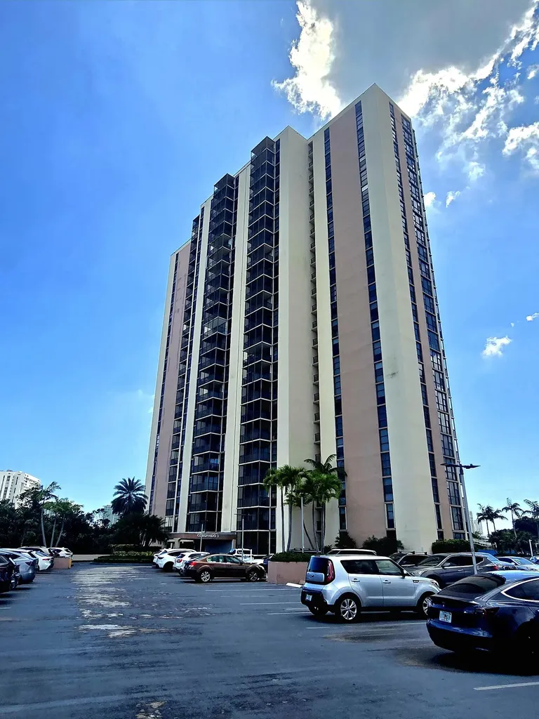 20335 W Country Club Drive Aventura FL 33180