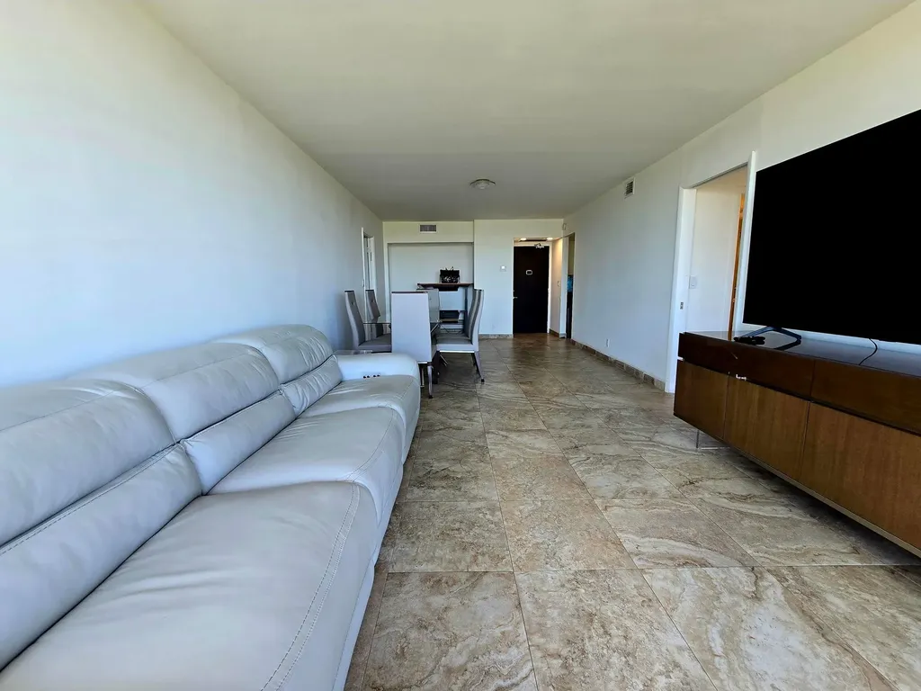 20335 W Country Club Drive Aventura FL 33180